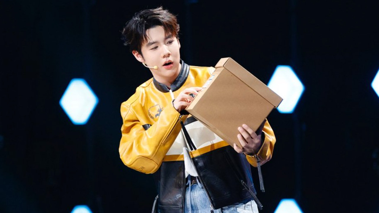 第4期：双语主播被批过度美化简历