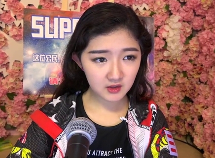 818超女聊天室 方圆获封城堡最佳“钉子户”