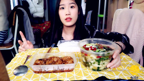 瘾食星球 治愈厌食症的排骨和酸菜鱼