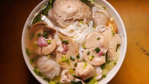 觅食迹 被打了一万多次还那么弹得它