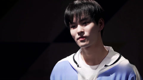 UNINE成团李汶翰中心位 蒋大为张艺兴再现经典(三)