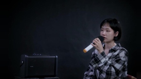 90后美女翻唱许巍经典歌曲《旅行》超好听