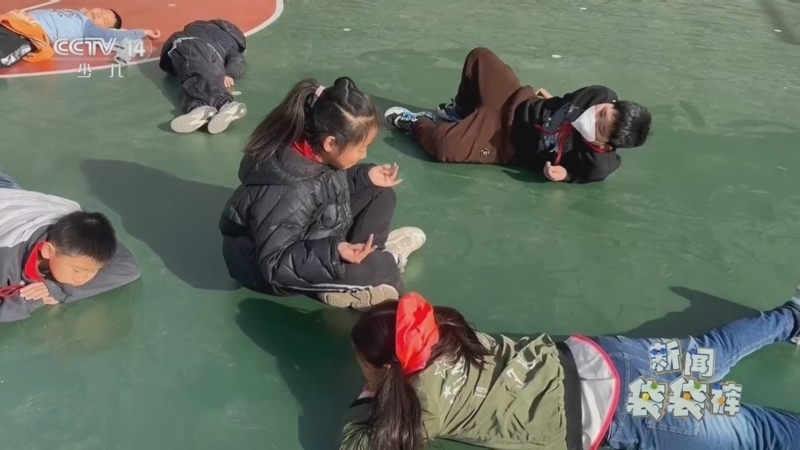 《新闻袋袋裤》 20251217