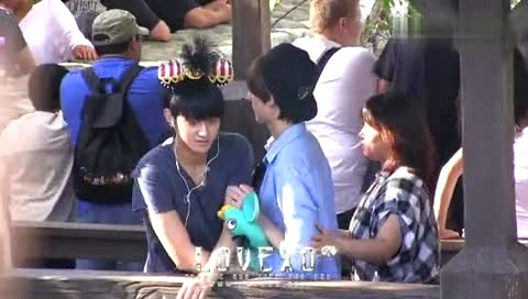 EXO 迪斯尼排队玩游戏 饭拍版 12/05/19-EXO