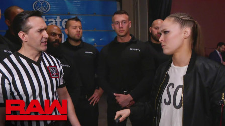 WWE RAW 2019 【RAW 03/18】隆达罗西和老公姗姗来迟 对保镖一脸不屑爱答不理