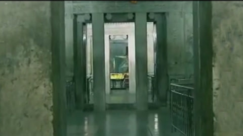经典传奇 康熙景陵无端起火 内棺喷火吓坏盗贼