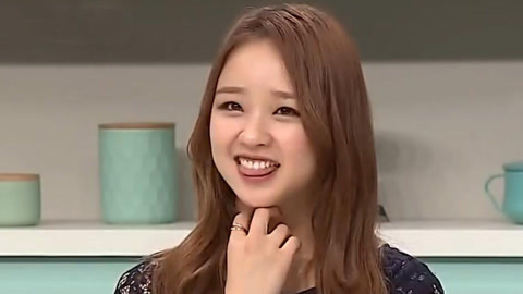 拜托冰箱（韩国版） 孙妍在大秀俄语 为车太贤女儿送签名彩带