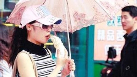 欢乐囧图 女神度过夏天的新技能