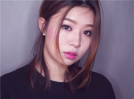 美芽 粉色烟熏妆来袭 小恶魔最抢眼！
