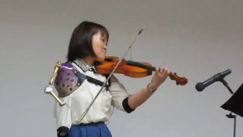 涨健识 生命之歌！女孩竟然用断臂演奏小提琴，还这么好听