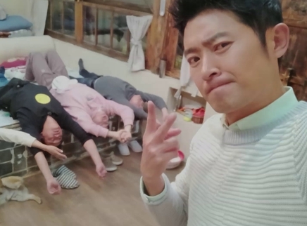 老友记：自拍王任泉狂秀自拍