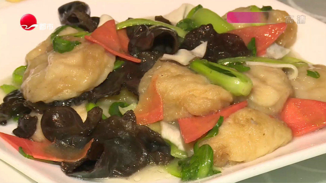 张东路湘菜小馆 小炒猪血丸子是招牌