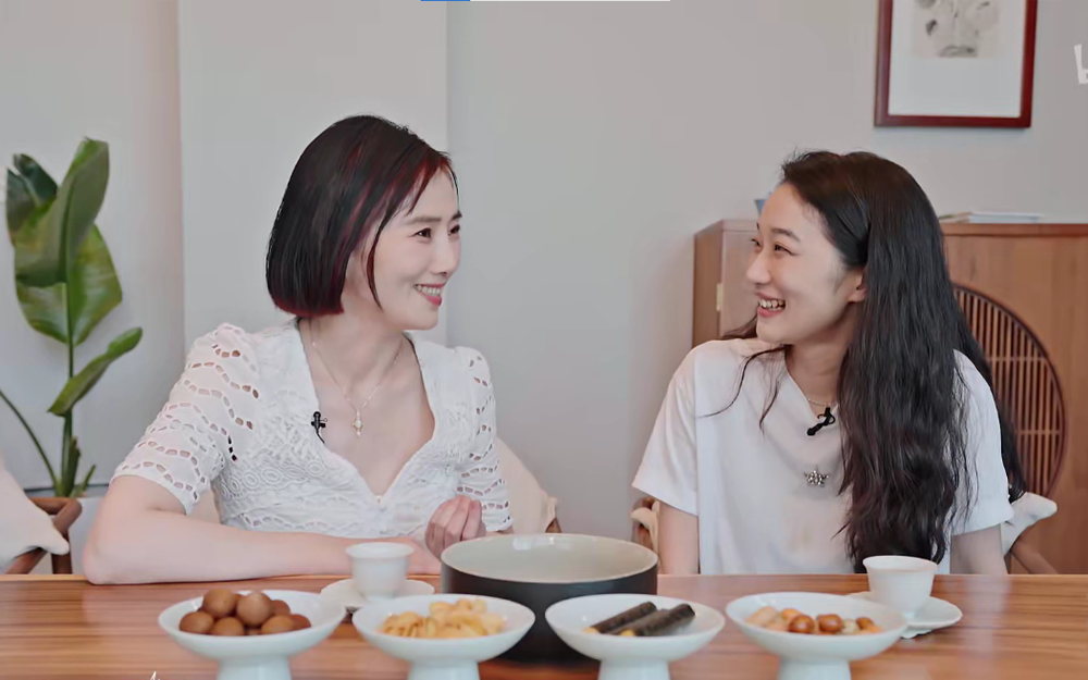 刘校妤范楚绒闺蜜畅聊养宠心得