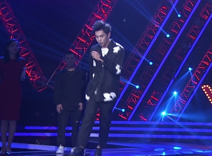 快乐男声 成都晋级赛：冯建宇与选手尬舞