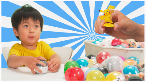 蜡笔小新和皮卡丘扭蛋