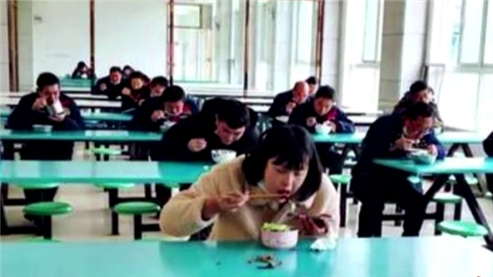 名医话养生 上班后在办公室需注意什么？
