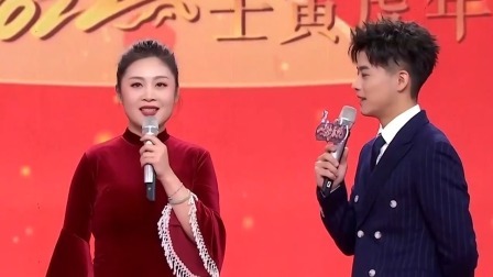 民谣乐队唱响马兰情怀，传统汉服再现华服之美