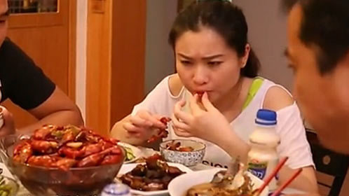 宝贝你好 第24期：孕妇暴食小龙虾遭家人劝阻