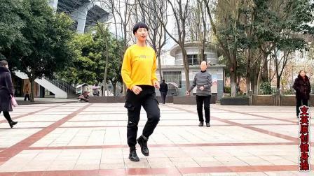 《寂寞的人别听伤感情歌》32步流行步子，全网都在播放