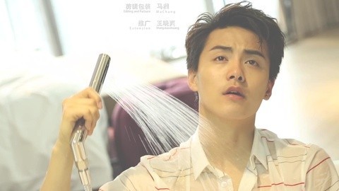 Cover star 马天宇湿身秀好身材