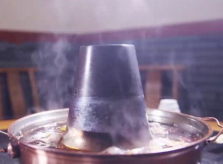 新闻大求真 在密闭房间内吃火锅会有危险吗？