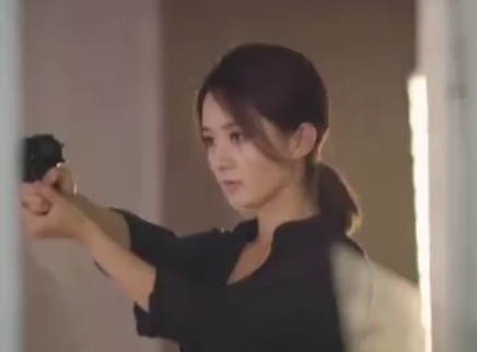 娱乐新鲜爆 赵丽颖罕见帅酷造型曝光！
