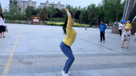 谁家胖媳妇好强悍《5分钟的减肥操》带劲儿又安逸