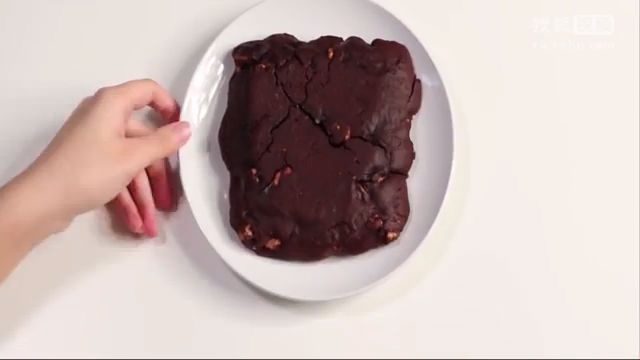 美&middot;食 用平底锅也能做出美味榛子布朗尼，赶紧试试吧