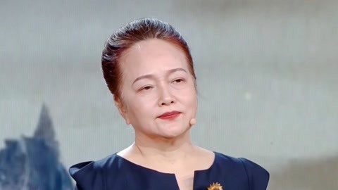 馆长请亮宝 革命历史作为一种精神力量 早已融入了我们的血脉