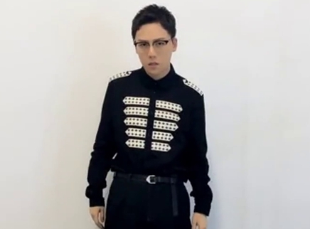 刘维超卖力翻跳姐姐舞