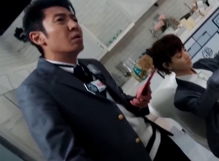 “骑龙少年”刘昊然专注搜证