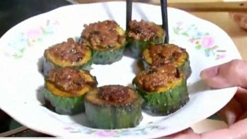 人气美食 黄瓜塞肉本地味