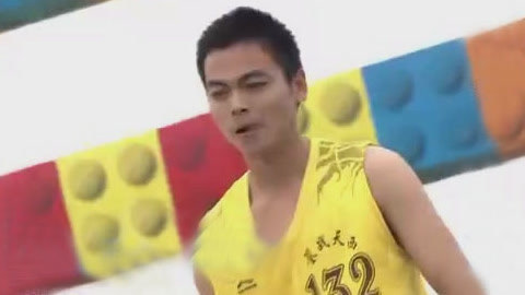 男生女生向前冲第十季 姐妹花无缘共登高台 飞毛腿种子选手遗憾落水