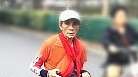 每日新闻报 76岁老人为健康 每天跑21公里
