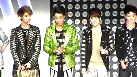 EXO EXO成员介绍 - 2012 SMTOWN World Tour in LA 饭拍版 12/05/21-EXO