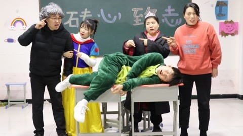 美女家务事 全班学生上课迟到，小晴用“召唤术”召回学生，结局太逗了！