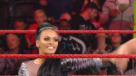 WWE RAW 2019 【RAW 10/14】泽丽娜剪刀腿助攻
