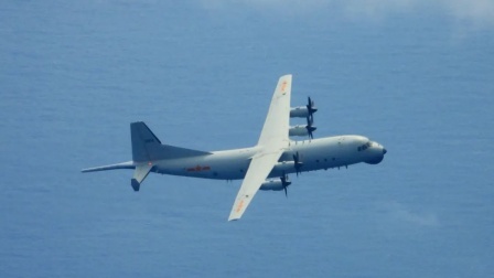 中美军机敏感空域“打个照面”！