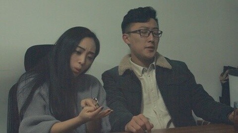 学校里的疯子 跪！脑残妹子这样搞对象