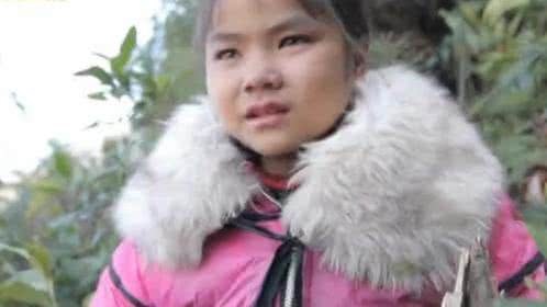 一声所爱 大地飞歌 歌手黄勇邀请家乡女孩来演唱会，现场观众捐款5万元助力女孩圆梦