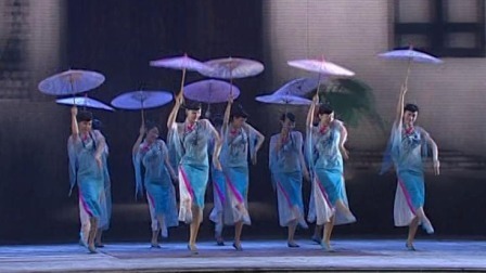 中央电视台春节联欢晚会 2007 南京军区前线文工团《小城雨巷》，江南韵味十足