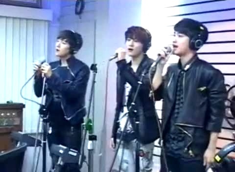 EXO 你的世界(Angle) - Younha的闪耀星夜现场版 12/05/14-EXO-K