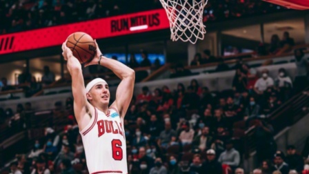 NBA热辣资讯 卡鲁索赛前热身秀360度转身扣篮！这一扣你们打几分？