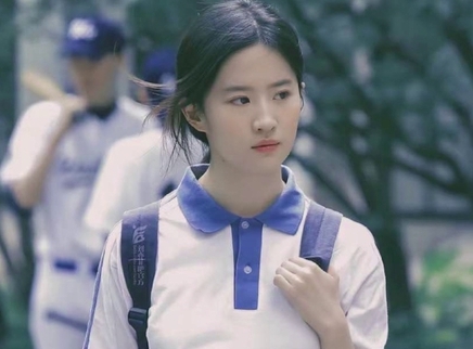 刘亦菲回应片场旧照走红