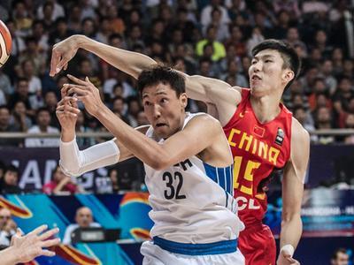 常老师篮球课堂 《常老师篮球课堂》-火锅盛宴！跟周琦学逆天封盖