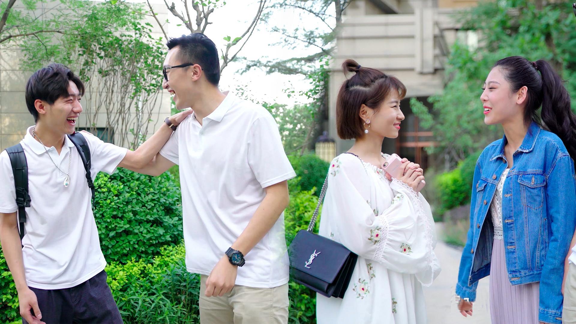 学校里的疯子 学校里的疯子 全程高能，男女生见面后的差别！