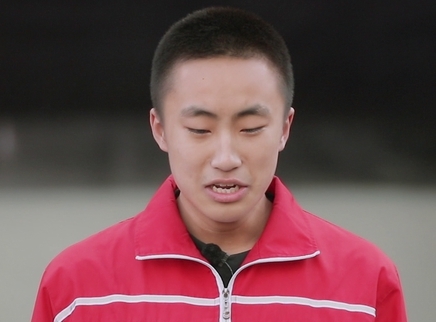 男孩立志做妈妈心中的英雄