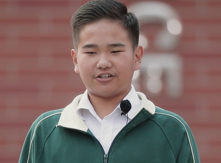 男生吐槽妈妈购物狂