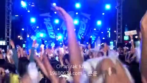 2PM Don't Stop Can't Stop-Guerrilla X-Concert 主Nichkhun 饭拍版 10/05/15-2PM