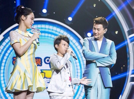 中国新声代第三季 张信哲卖萌演绎经典引泪奔